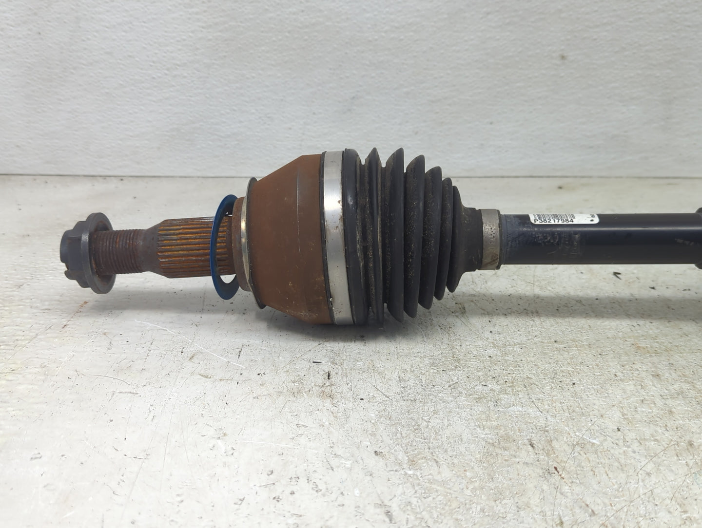 2017-2019 Cadillac Xt5 Axle Shaft Front Passenger Cv C/v - Oemusedautoparts1.com