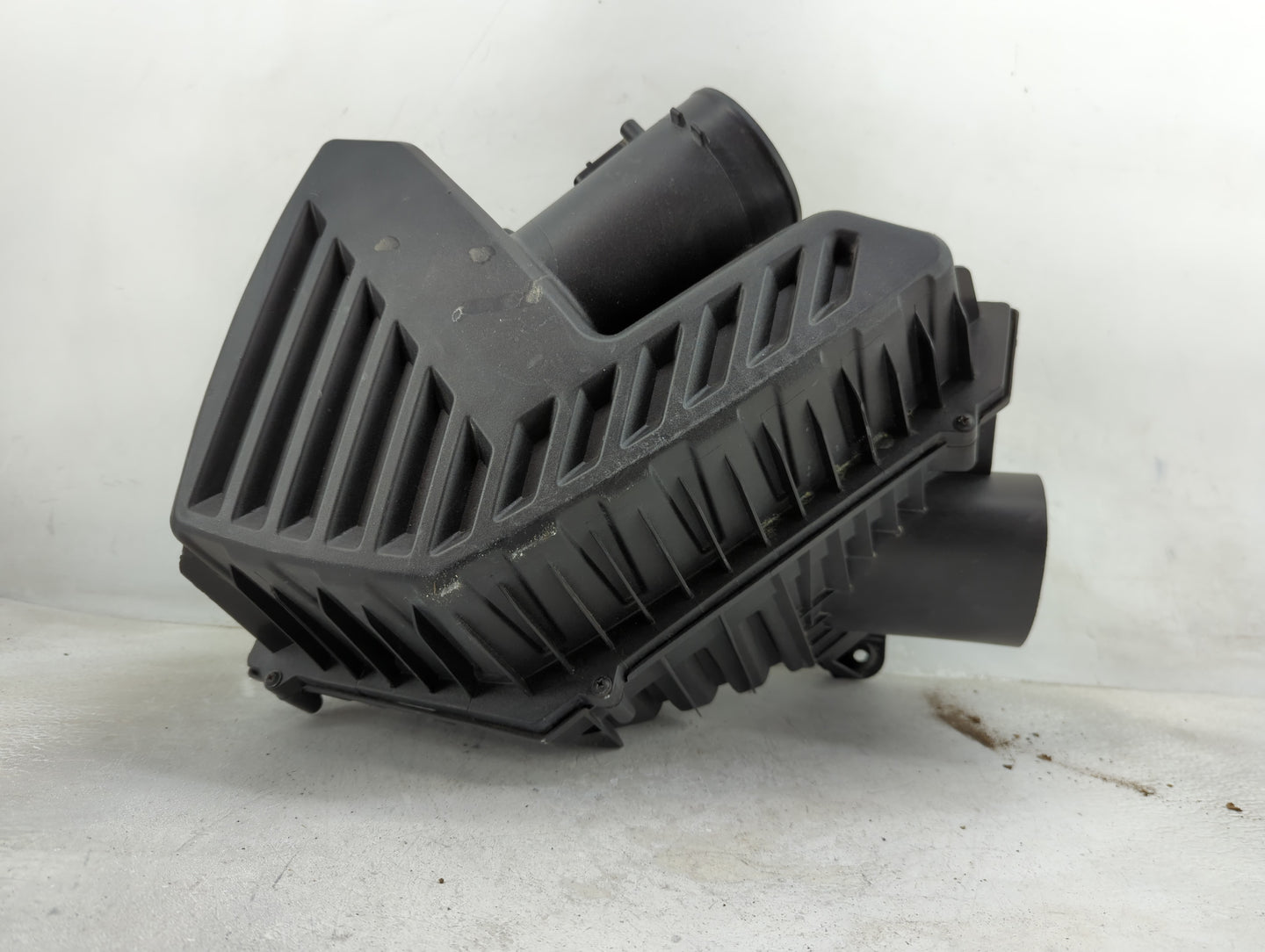 2017-2020 Cadillac Xt5 Air Cleaner Intake-duct Hose Tube - Oemusedautoparts1.com