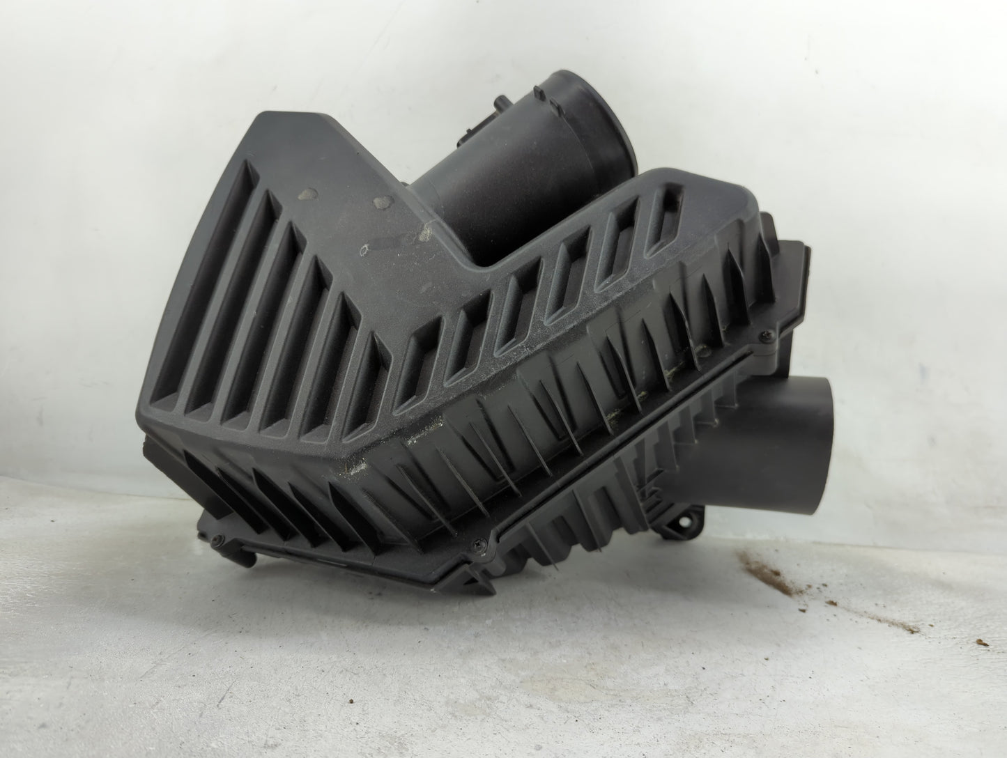 2017-2020 Cadillac Xt5 Air Cleaner Intake-duct Hose Tube - Oemusedautoparts1.com
