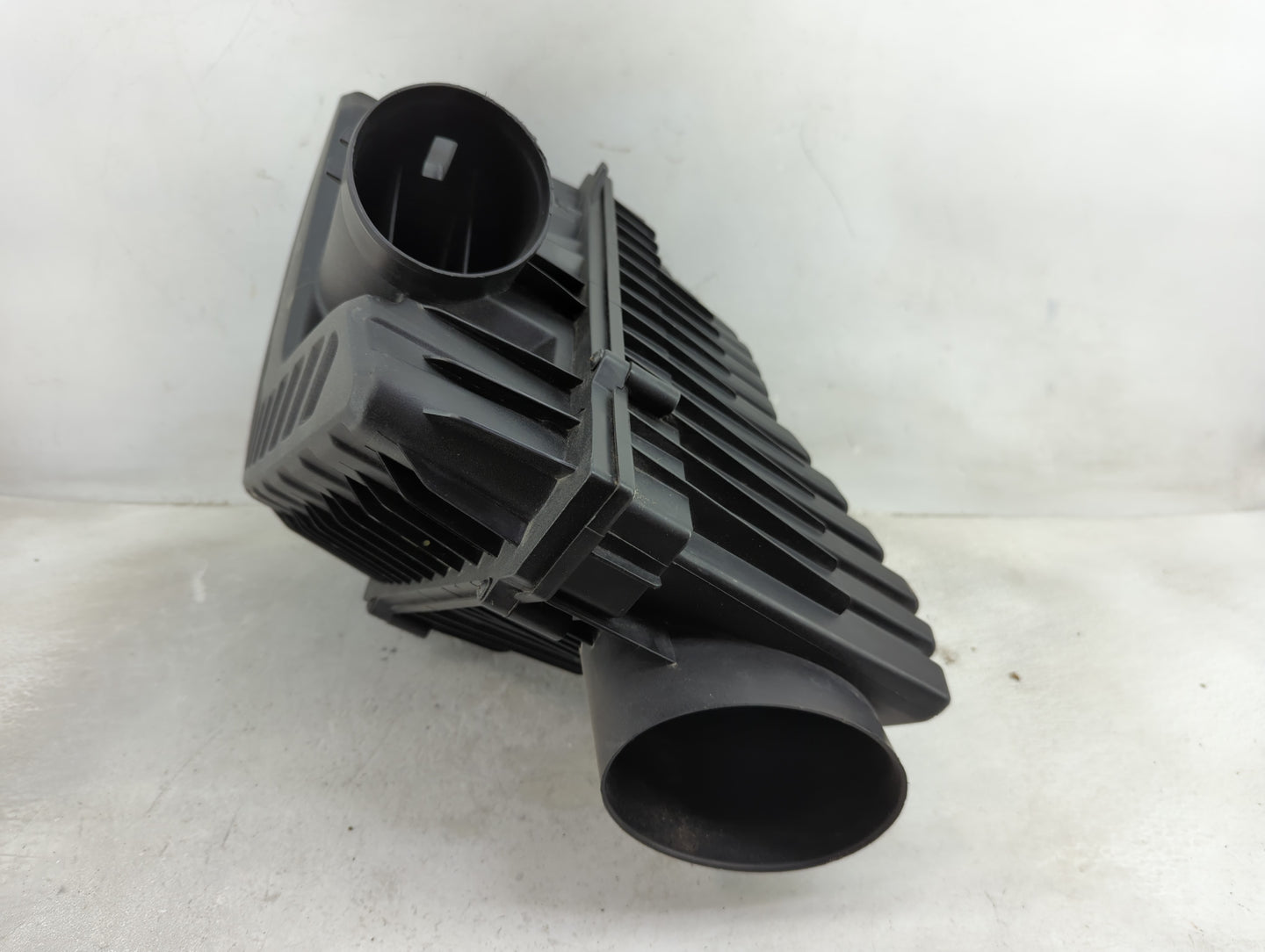 2017-2020 Cadillac Xt5 Air Cleaner Intake-duct Hose Tube - Oemusedautoparts1.com