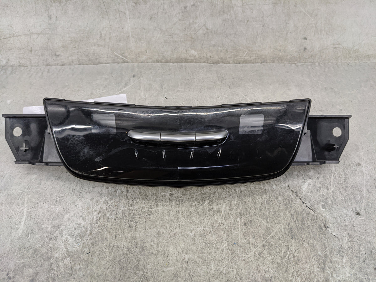 2017 Cadillac Xt5 Rear Center Lid Brake Light Tail Light P/N:23416992 544890379, QFGM418A Fits OEM Used Auto Parts - Oemused