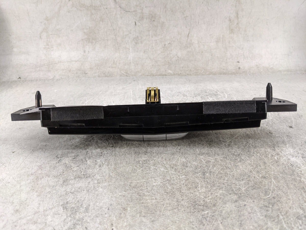 2017 Cadillac Xt5 Rear Center Lid Brake Light Tail Light P/N:23416992 544890379, QFGM418A Fits OEM Used Auto Parts - Oemused