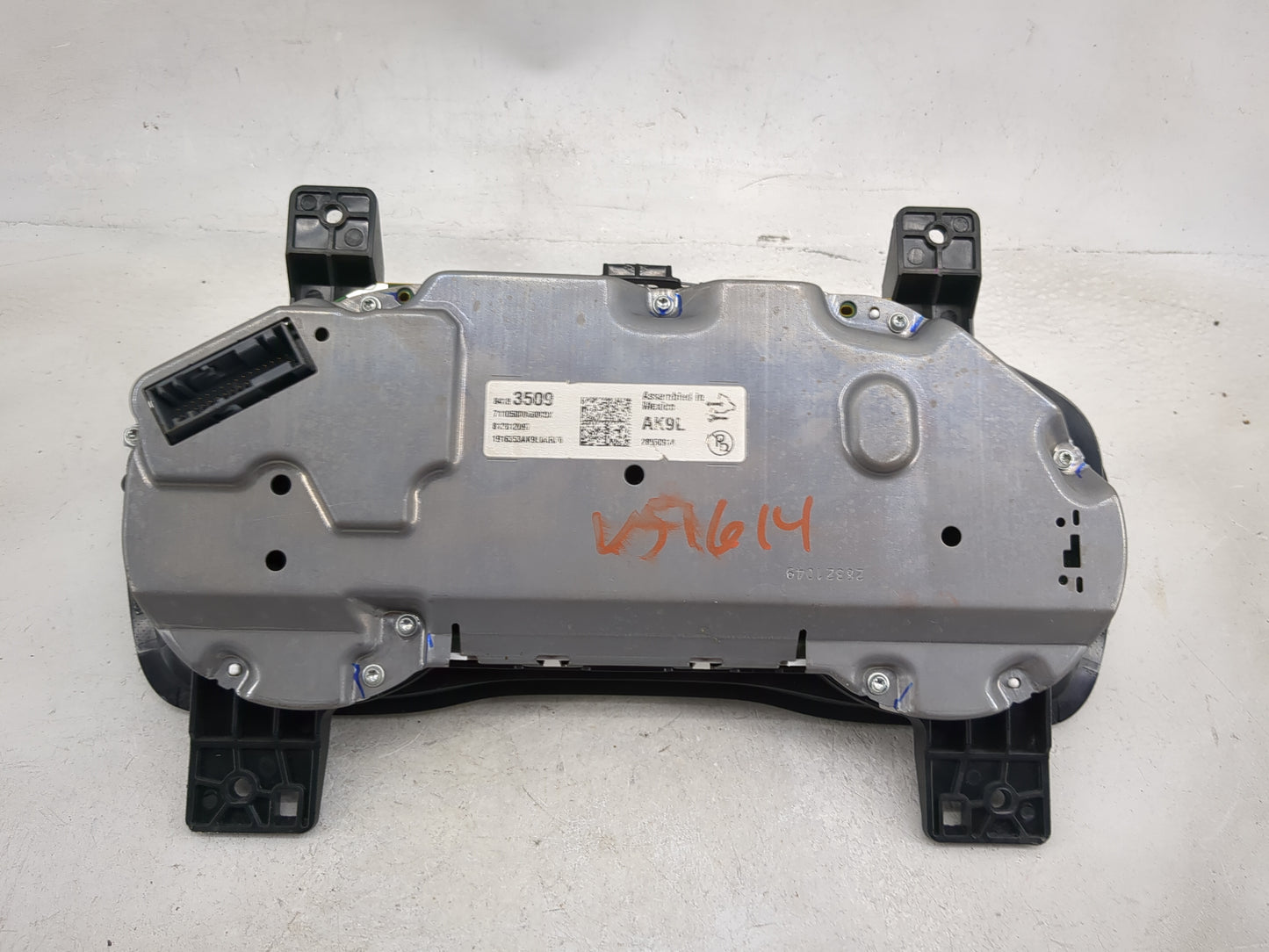 2017 Cadillac Xt5 Instrument Cluster Speedometer Gauges P/N:84183509 711050000000COX, 812812097, 1916353AK9L0KRF0 Miles: Fit