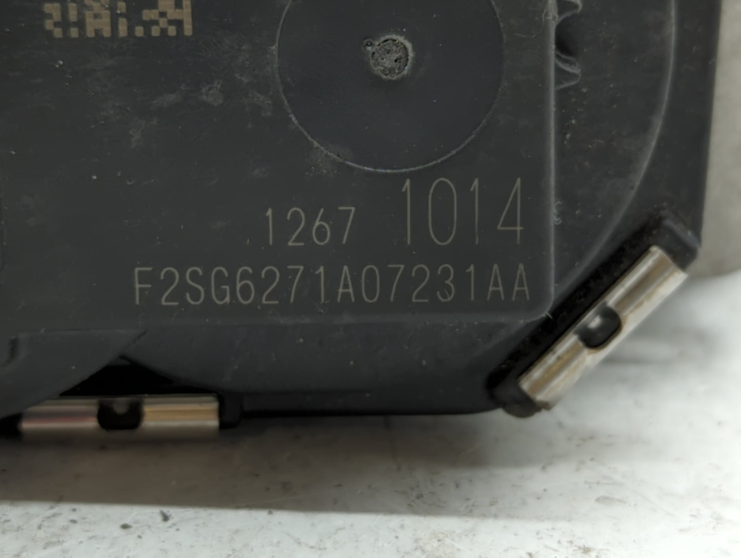 2017-2018 Cadillac Xt5 Throttle Body P/N:12671014 12648414, 1267 1014 Fits Fits 2016 2017 2018 2019 OEM Used Auto Parts - Oe