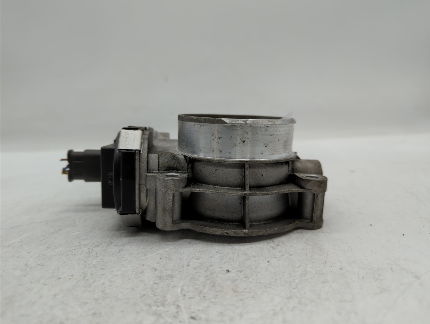 2017-2018 Cadillac Xt5 Throttle Body P/N:12671014 12648414, 1267 1014 Fits Fits 2016 2017 2018 2019 OEM Used Auto Parts - Oe