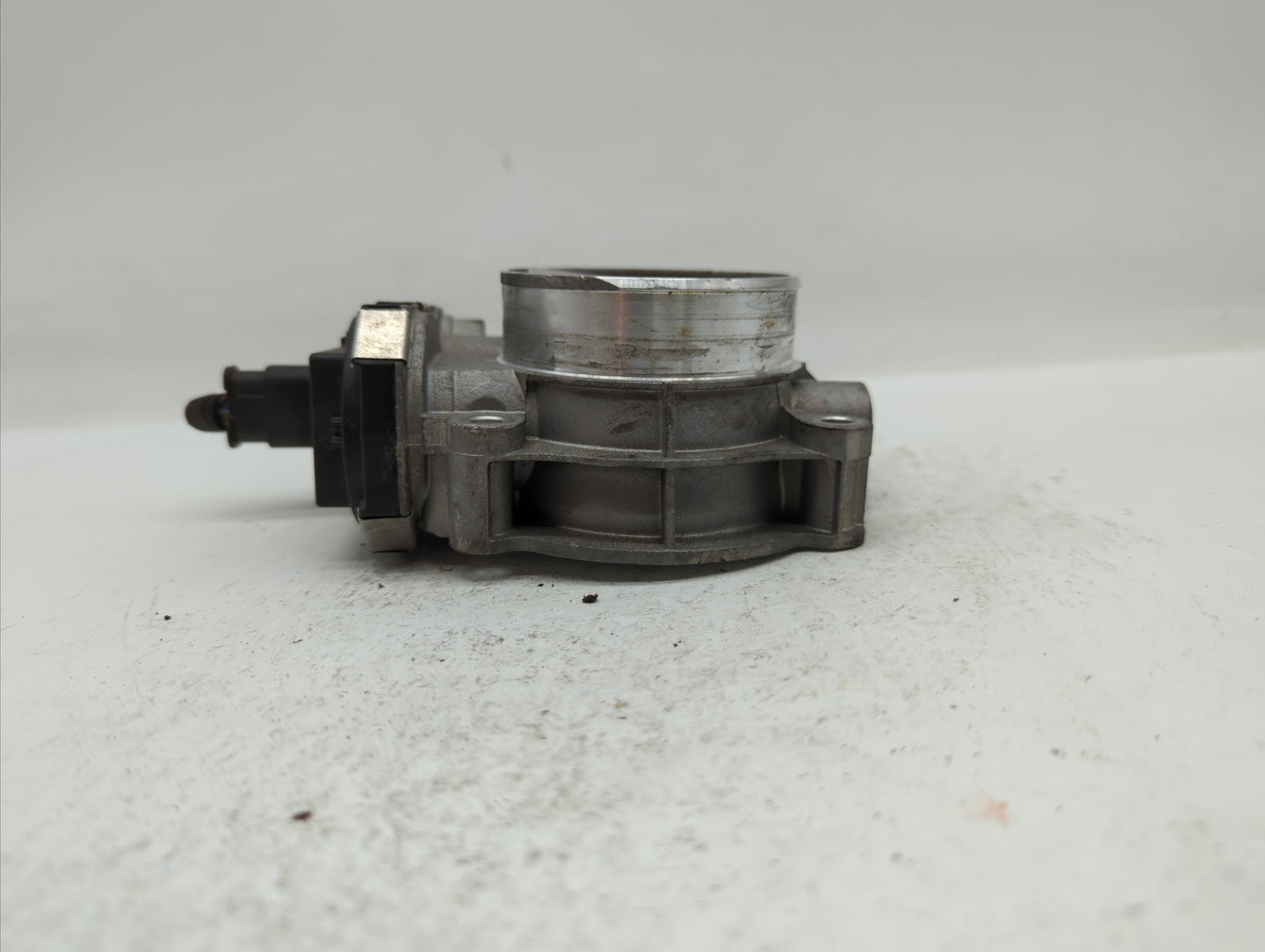 2017-2018 Cadillac Xt5 Throttle Body P/N:12671014 12648414, 1267 1014 Fits Fits 2016 2017 2018 2019 OEM Used Auto Parts - Oe