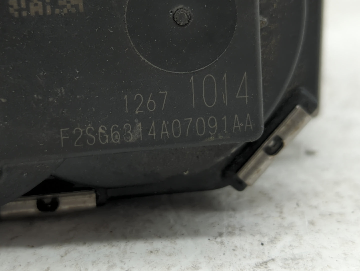 2017-2018 Cadillac Xt5 Throttle Body P/N:12671014 12648414, 1267 1014 Fits Fits 2016 2017 2018 2019 OEM Used Auto Parts - Oe