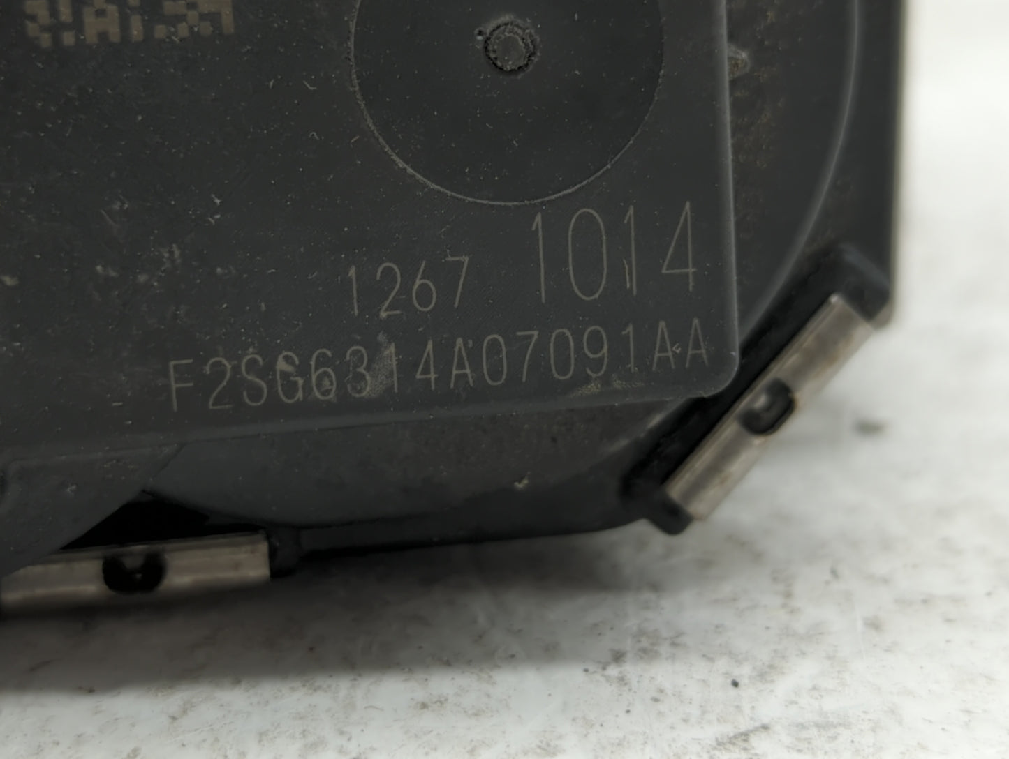 2017-2018 Cadillac Xt5 Throttle Body P/N:12671014 12648414, 1267 1014 Fits Fits 2016 2017 2018 2019 OEM Used Auto Parts - Oe