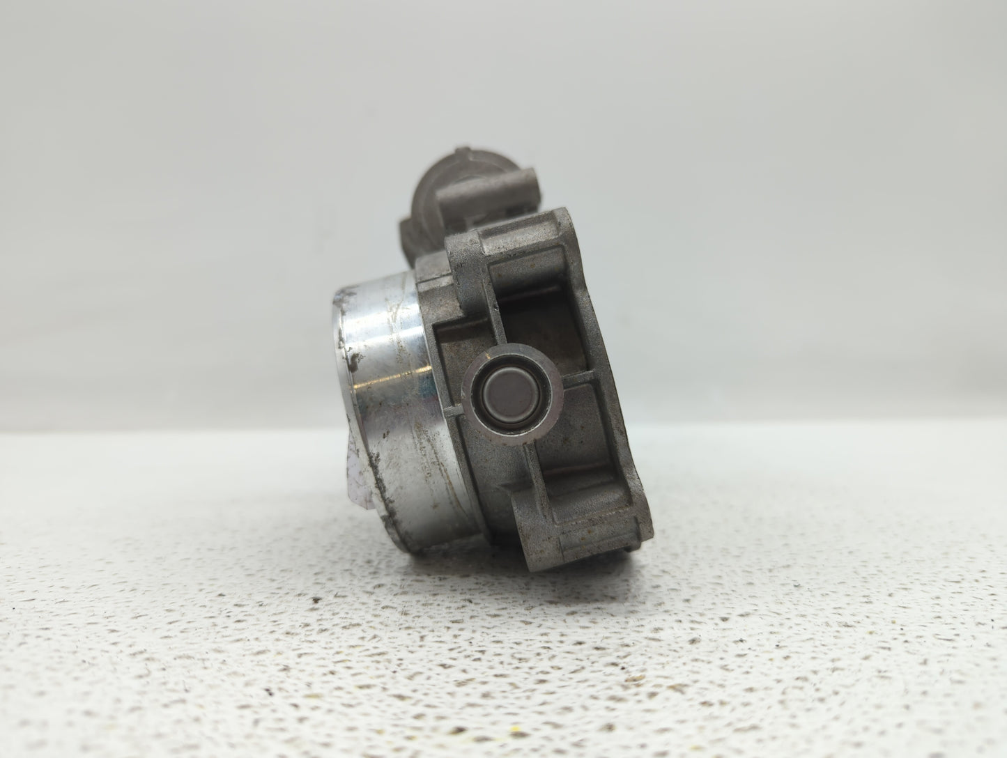 2017 Cadillac Xt5 Throttle Body P/N:12671014 Fits Fits 2014 2016 2018 2019 OEM Used Auto Parts - Oemusedautoparts1.com