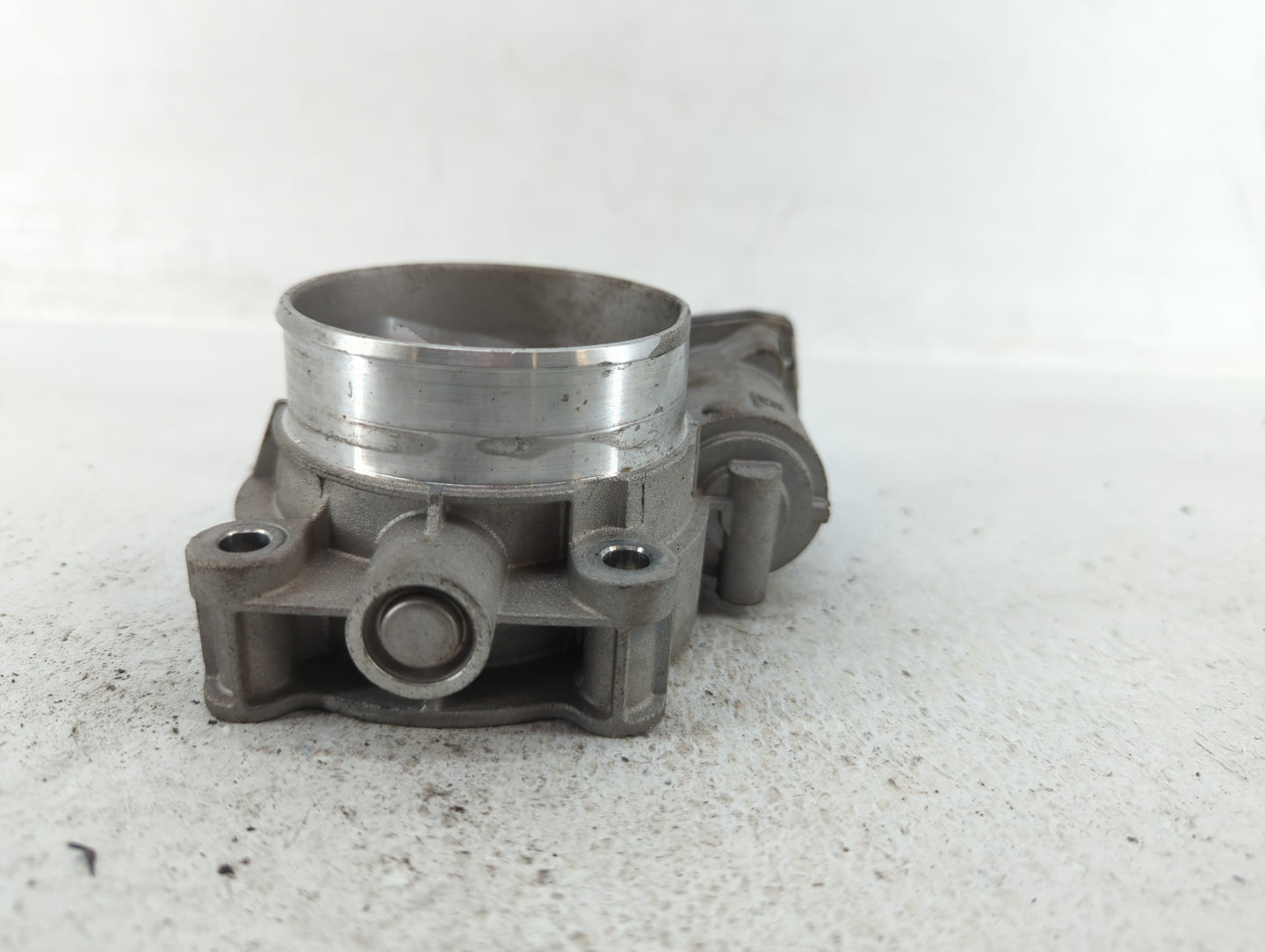 2017 Cadillac Xt5 Throttle Body P/N:12671014 Fits Fits 2014 2016 2018 2019 OEM Used Auto Parts - Oemusedautoparts1.com