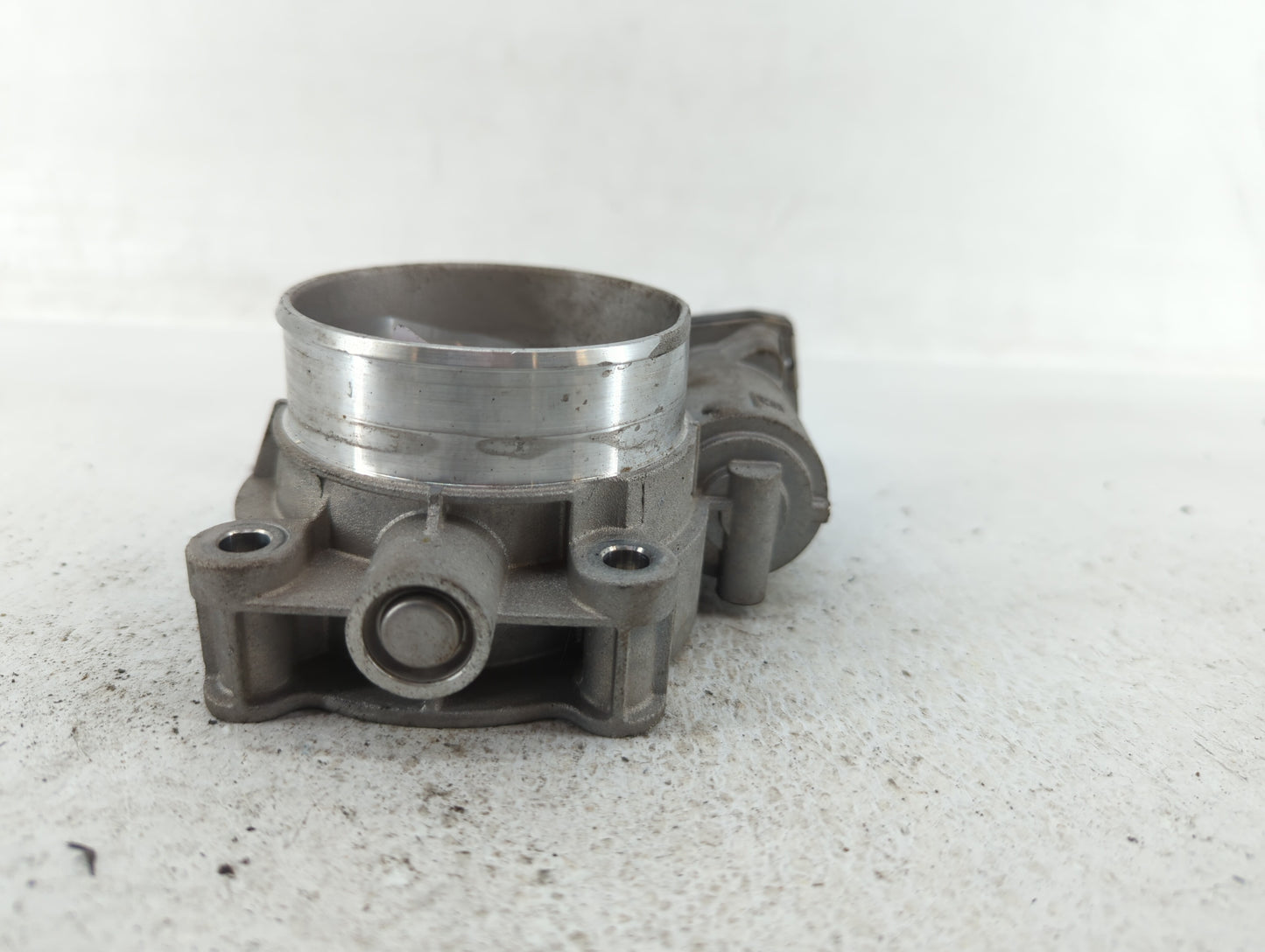 2017 Cadillac Xt5 Throttle Body P/N:12671014 Fits Fits 2014 2016 2018 2019 OEM Used Auto Parts - Oemusedautoparts1.com