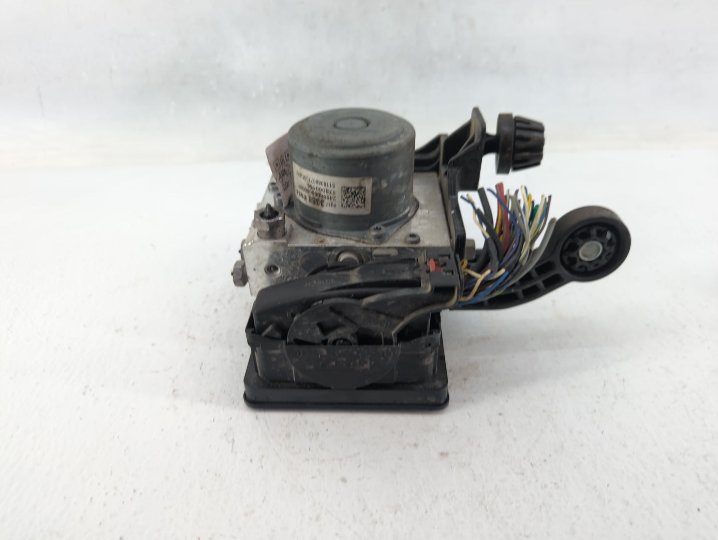 2017 Cadillac Xt5 ABS Pump Control Module Replacement P/N:84173388 Fits OEM Used Auto Parts - Oemusedautoparts1.com