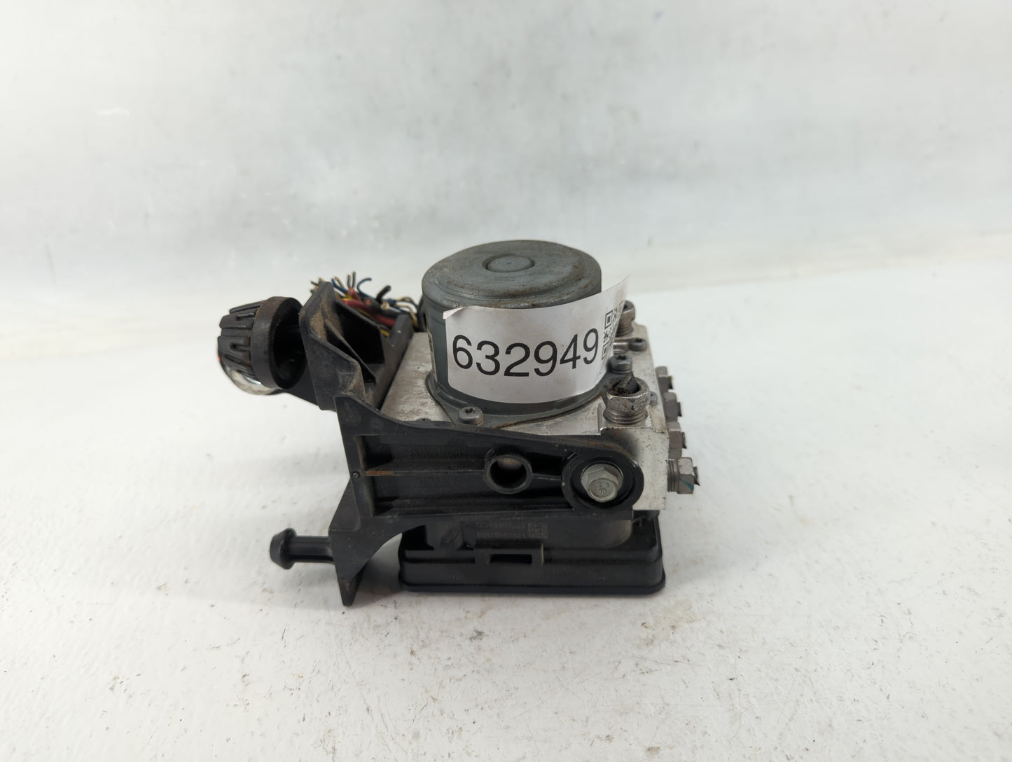 2017 Cadillac Xt5 ABS Pump Control Module Replacement P/N:84173388 Fits OEM Used Auto Parts - Oemusedautoparts1.com