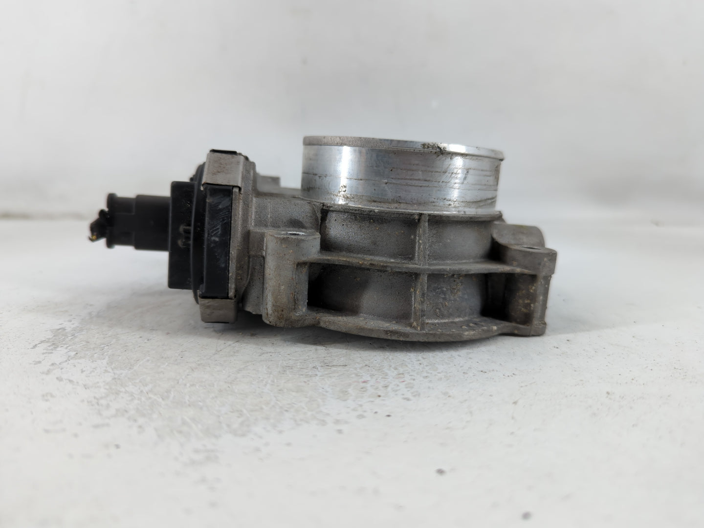 2017-2020 Cadillac Xt5 Throttle Body P/N:12671014 Fits Fits 2016 2017 2018 2019 2020 2021 2022 OEM Used Auto Parts - Oemused