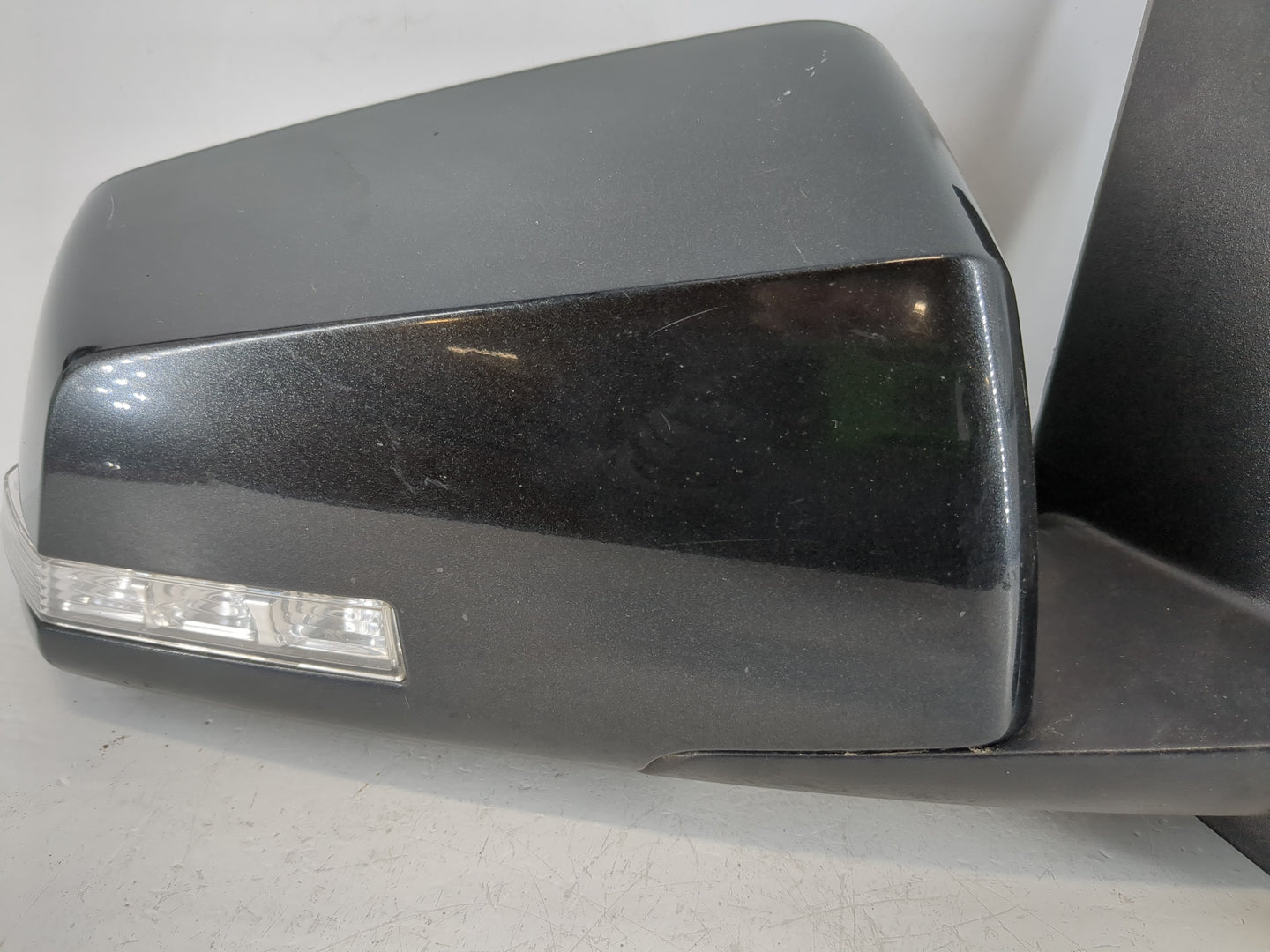 2016-2017 Cadillac Xts Passenger Side View Mirror - Right Door Mirror OEM Used - Oemusedautoparts1.com