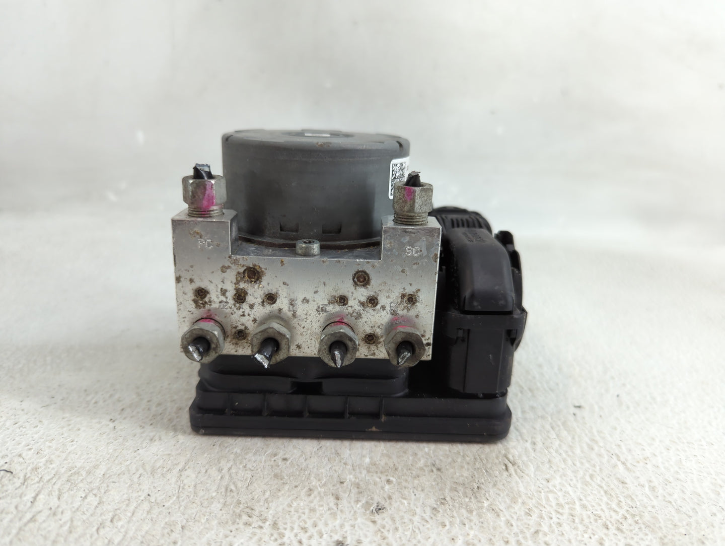 2017 Cadillac Xts ABS Pump Control Module Replacement P/N:84123941 Fits OEM Used Auto Parts - Oemusedautoparts1.com