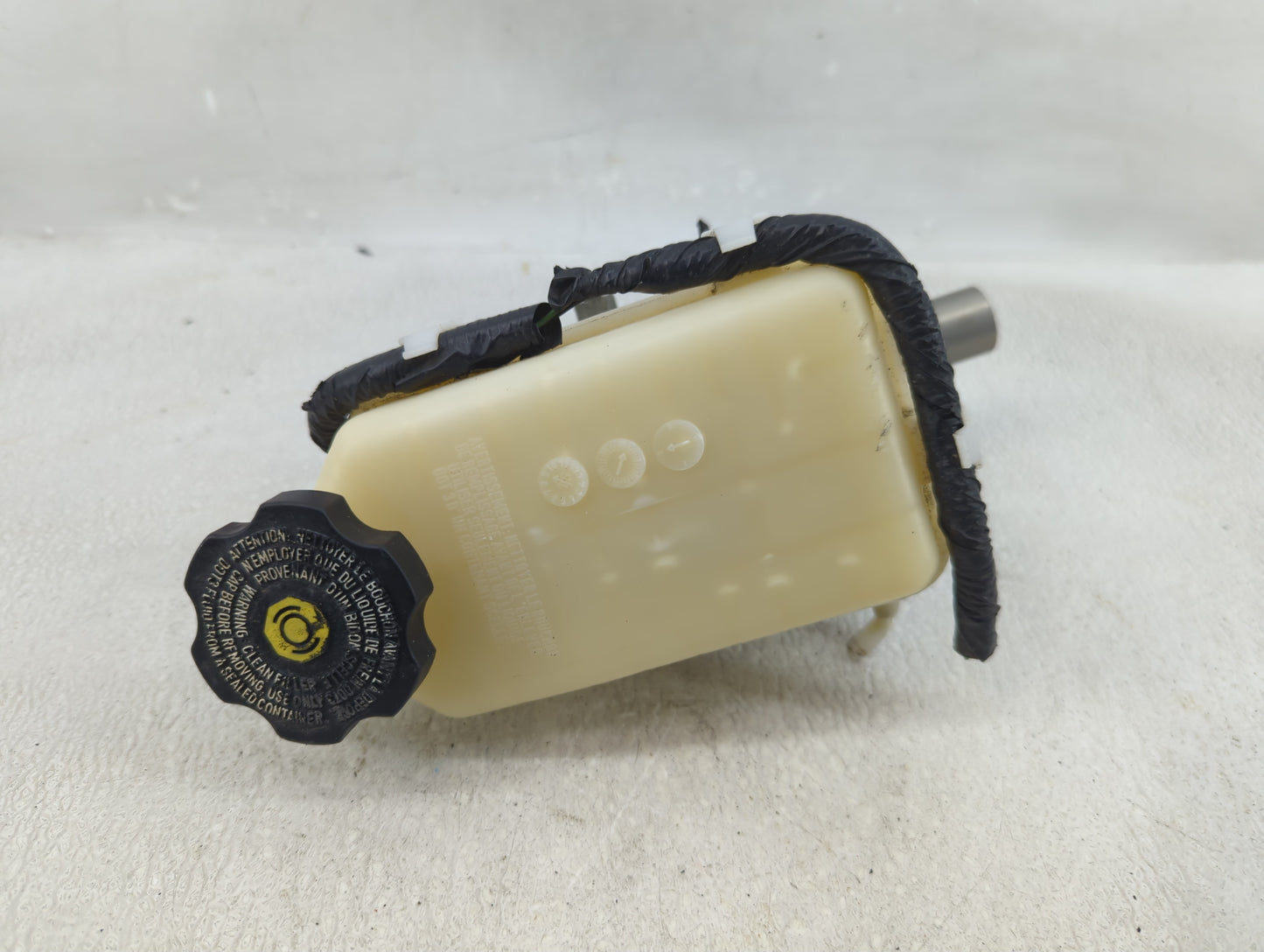 2013-2019 Cadillac Xts Brake Master Cylinder - Oemusedautoparts1.com