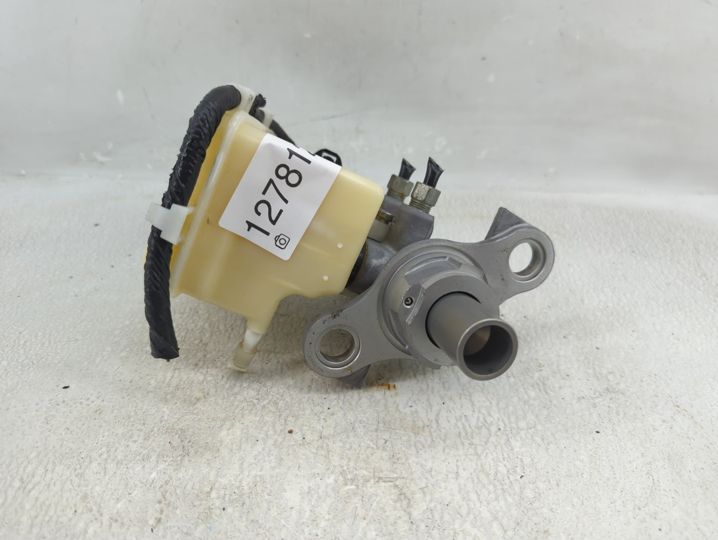2013-2019 Cadillac Xts Brake Master Cylinder - Oemusedautoparts1.com