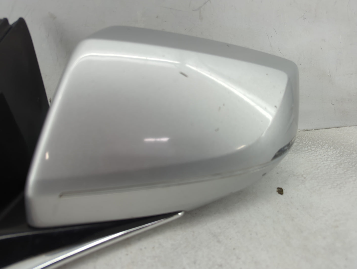 2016-2019 Cadillac Xts Driver Side View Mirror - Left Door Mirror OEM Used - Oemusedautoparts1.com