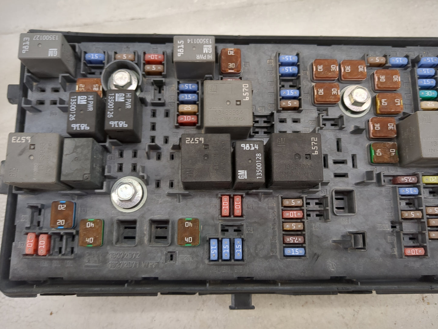 2013 Cadillac Xts Fusebox Fuse Box Panel Relay Module P/N:13272072 13272071 Fits OEM Used Auto Parts - Oemusedautoparts1.com