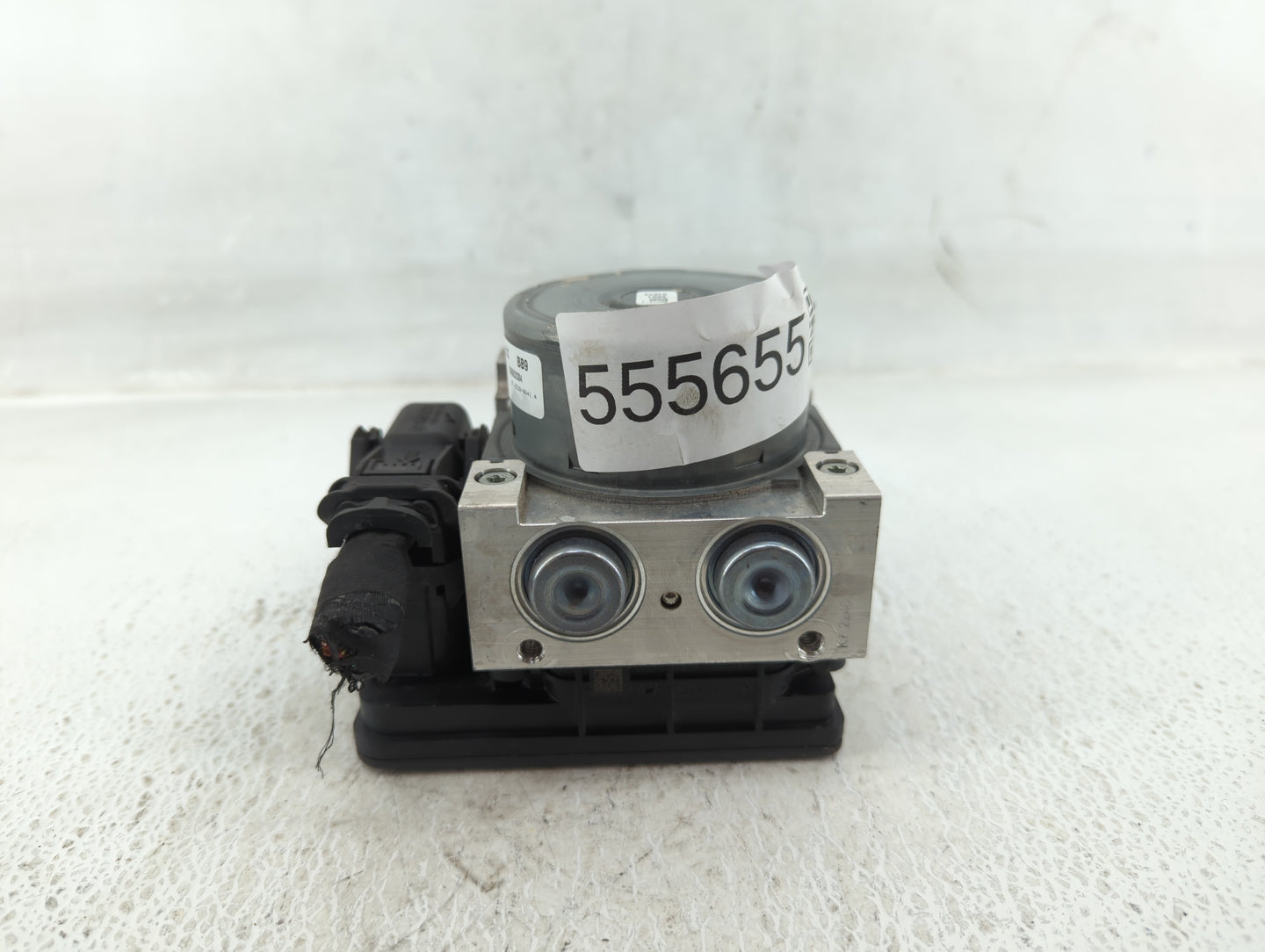 2017 Cadillac Xts ABS Pump Control Module Replacement P/N:84123941 Fits OEM Used Auto Parts - Oemusedautoparts1.com