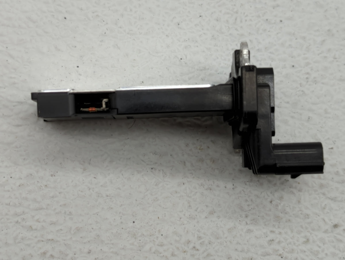 2013-2019 Cadillac Xts Mass Air Flow Meter Maf Sensor 556671 - Oemusedautoparts1.com