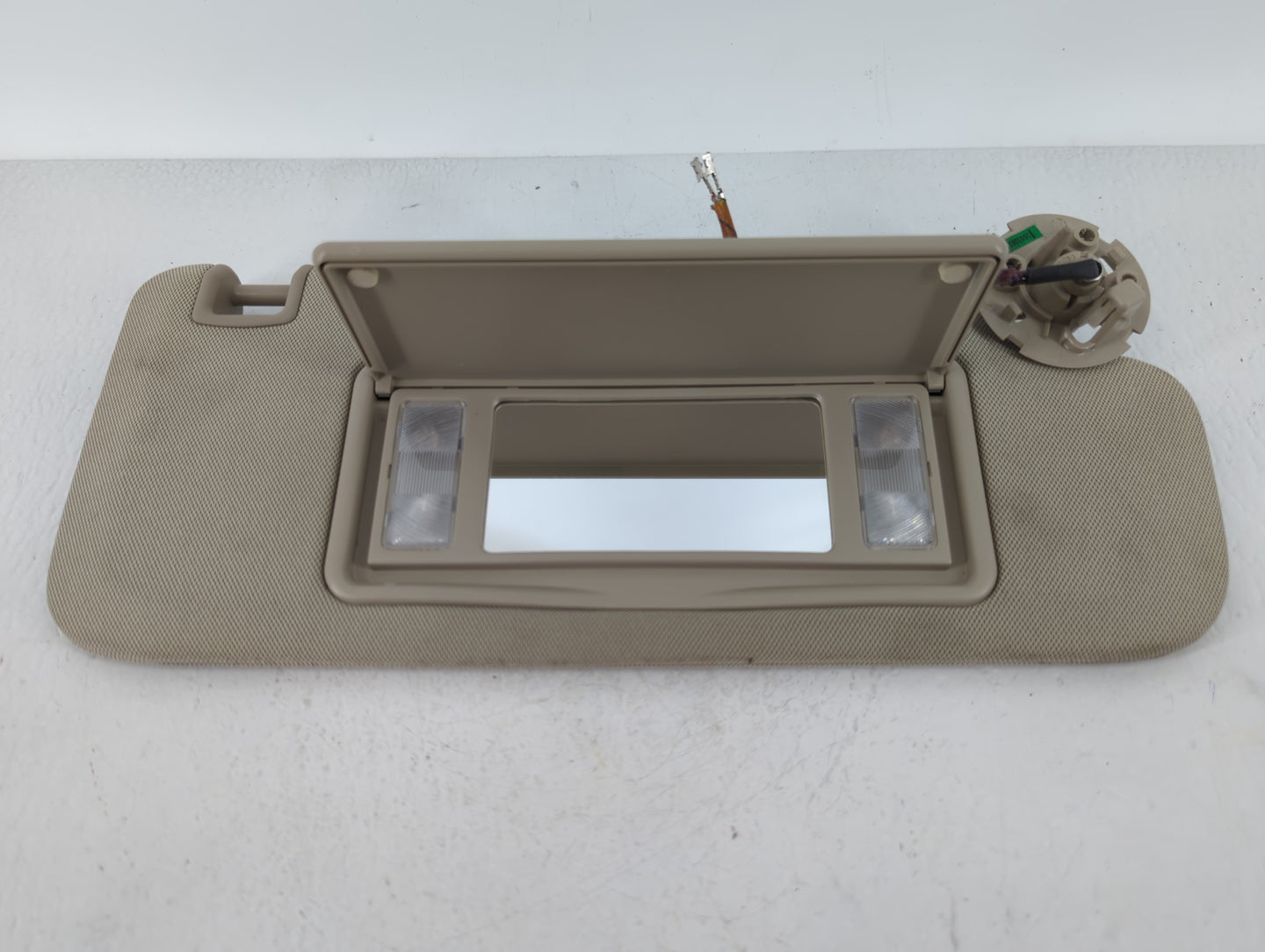 2013-2017 Cadillac Xts Sun Visor Shade Replacement Passenger Right Mirror Fits Fits 2013 2014 2015 2016 2017 OEM Used Auto P