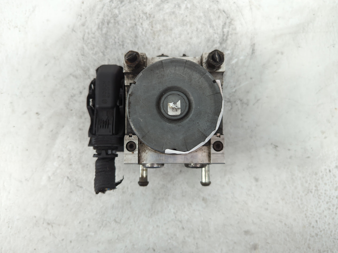 2017 Cadillac Xts ABS Pump Control Module Replacement P/N:84123941 Fits OEM Used Auto Parts - Oemusedautoparts1.com