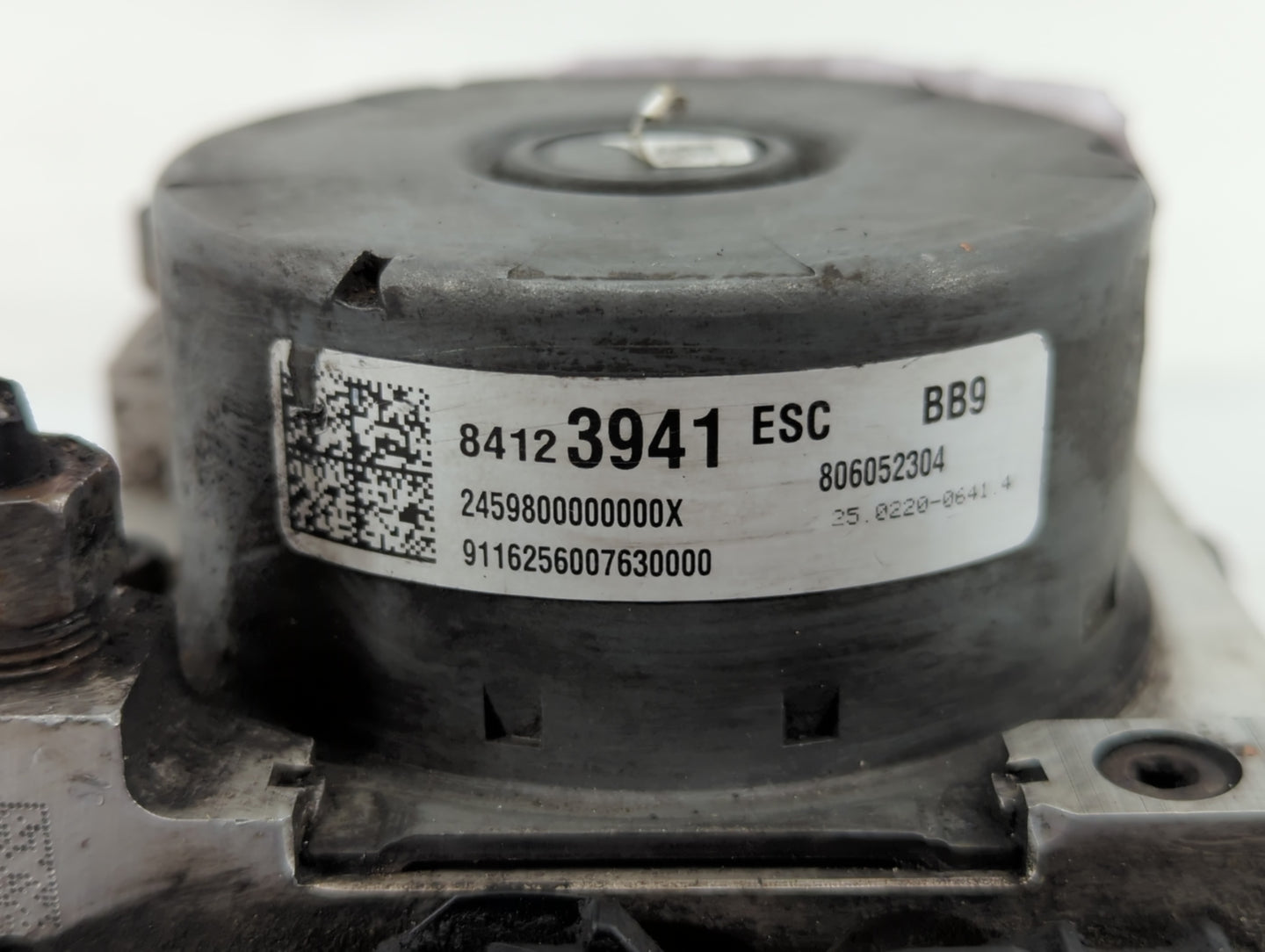 2017 Cadillac Xts ABS Pump Control Module Replacement P/N:84123941 Fits OEM Used Auto Parts - Oemusedautoparts1.com
