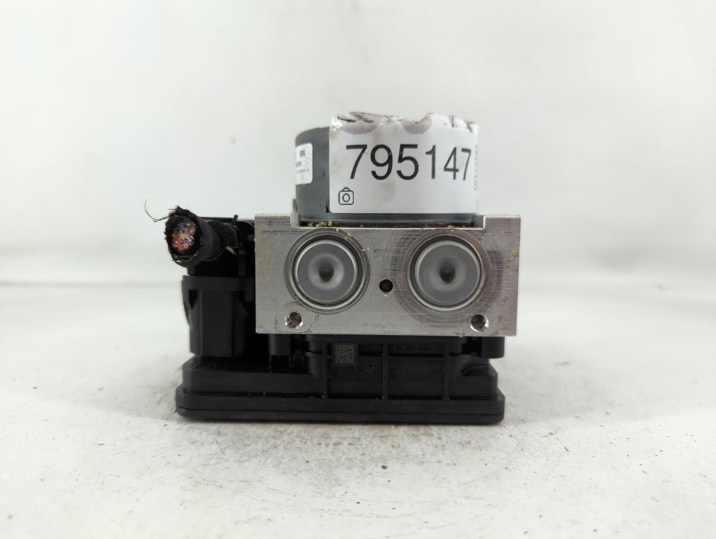 2017 Cadillac Xts ABS Pump Control Module Replacement P/N:84123941 Fits OEM Used Auto Parts - Oemusedautoparts1.com