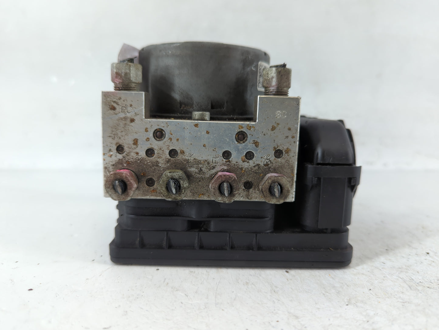 2017 Cadillac Xts ABS Pump Control Module Replacement P/N:84123941 Fits OEM Used Auto Parts - Oemusedautoparts1.com