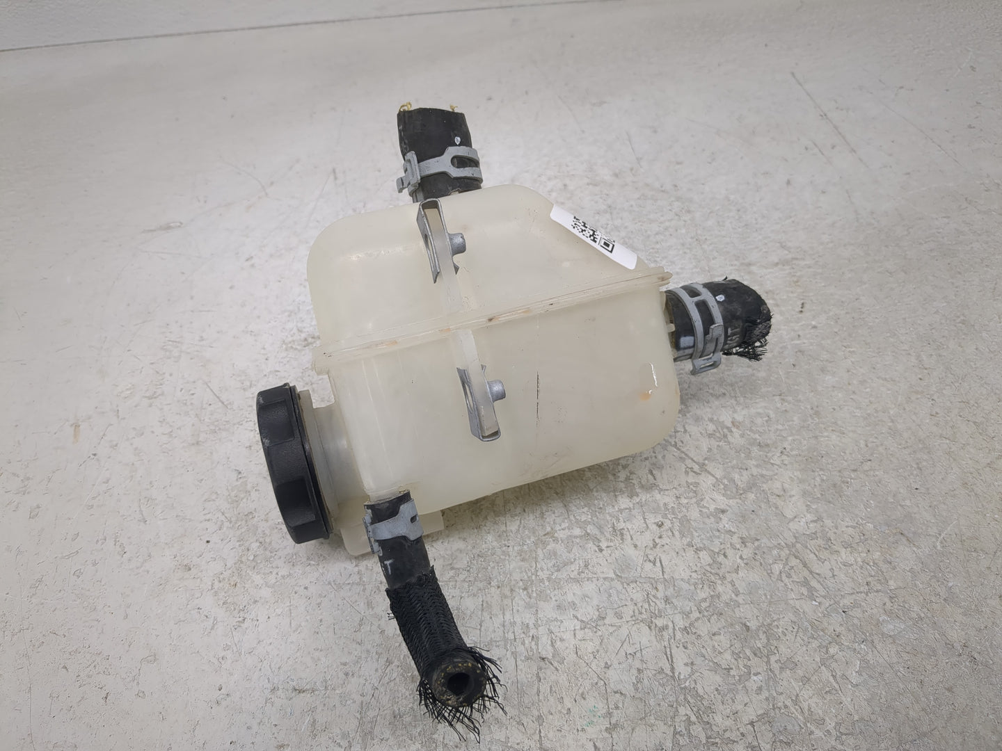 2017 Chevrolet Bolt Ev Windshield Washer Fluid Reservoir Bottle Oem - Oemusedautoparts1.com