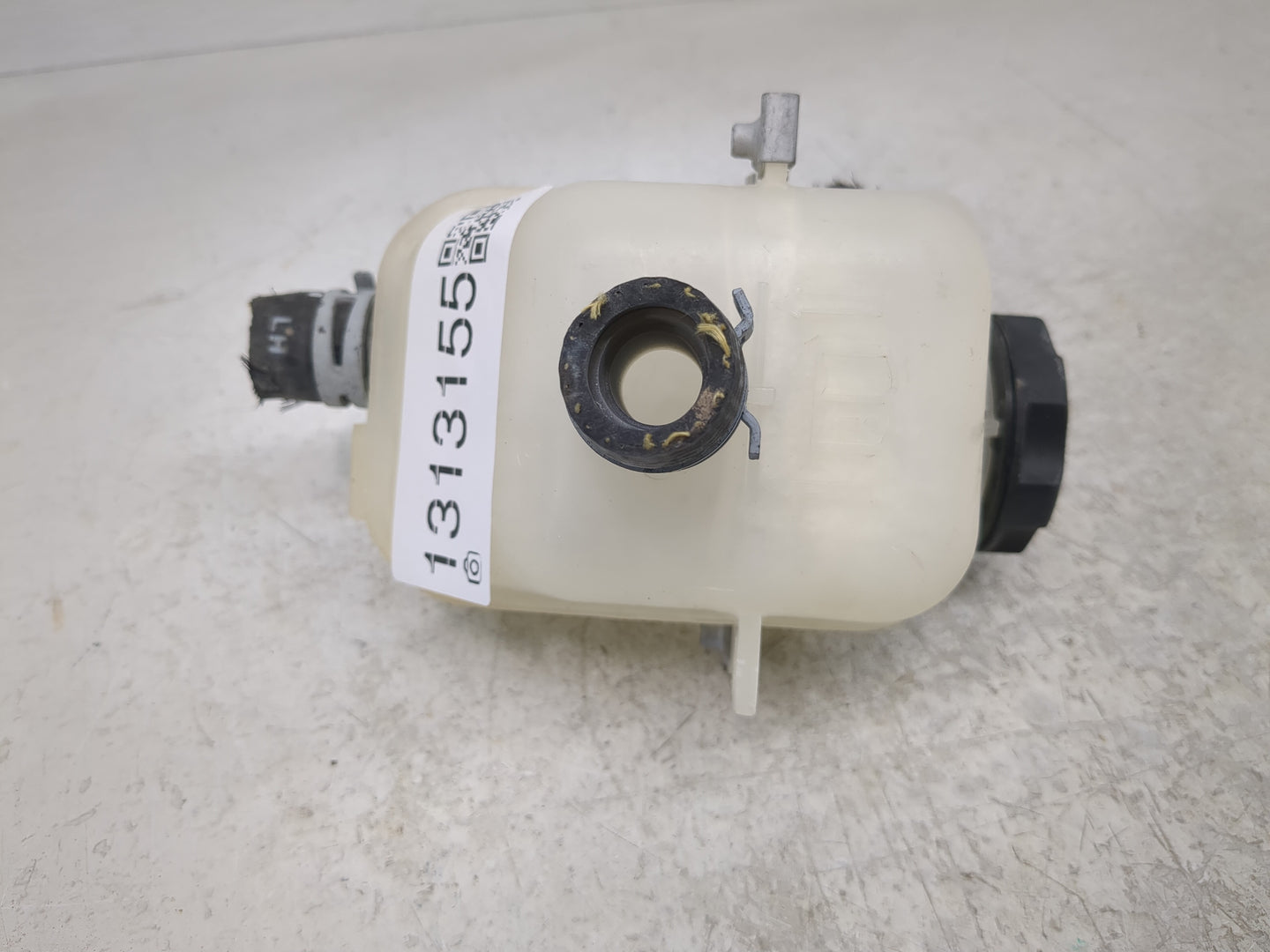 2017 Chevrolet Bolt Ev Windshield Washer Fluid Reservoir Bottle Oem - Oemusedautoparts1.com