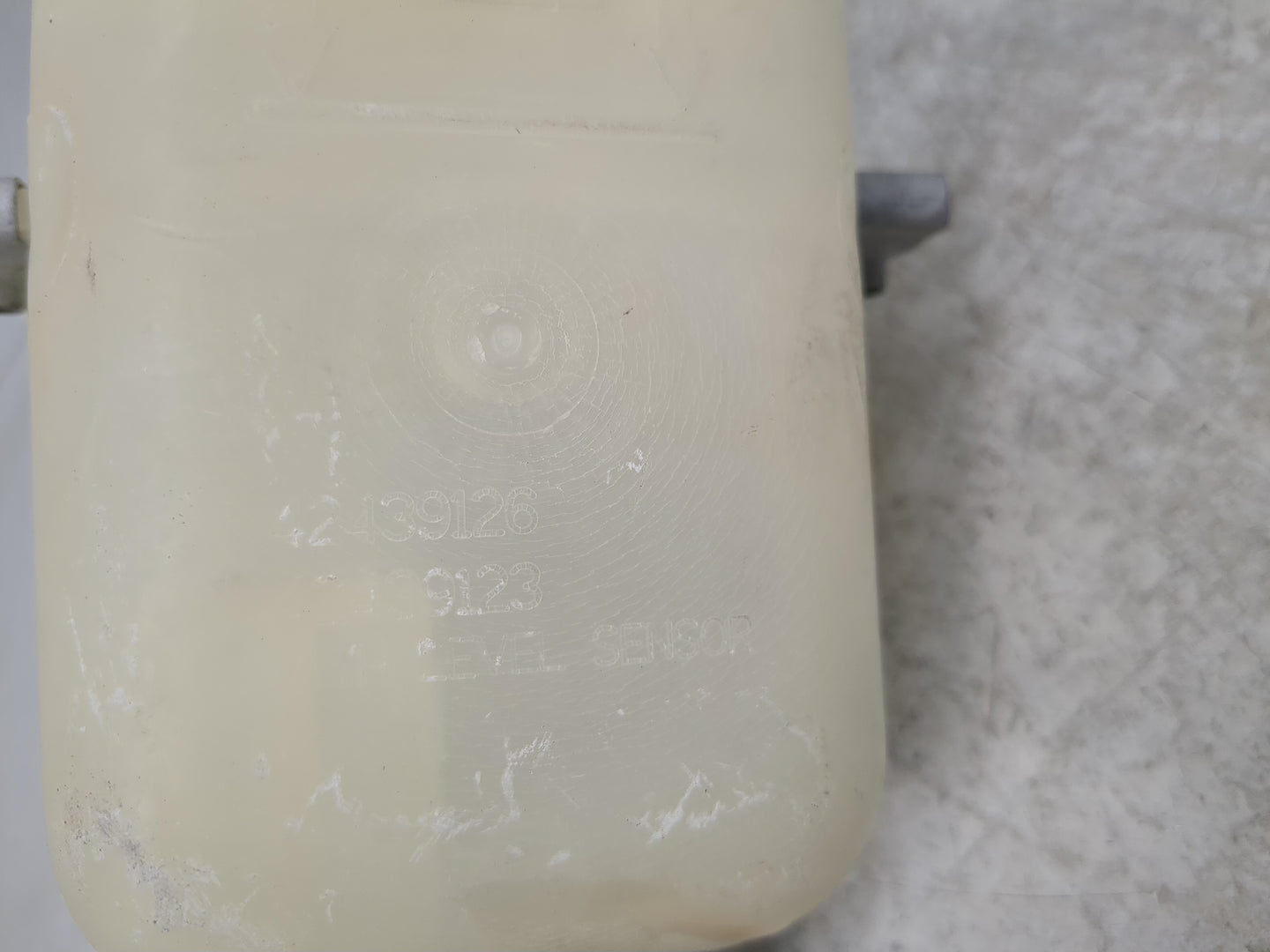 2017 Chevrolet Bolt Ev Windshield Washer Fluid Reservoir Bottle Oem - Oemusedautoparts1.com