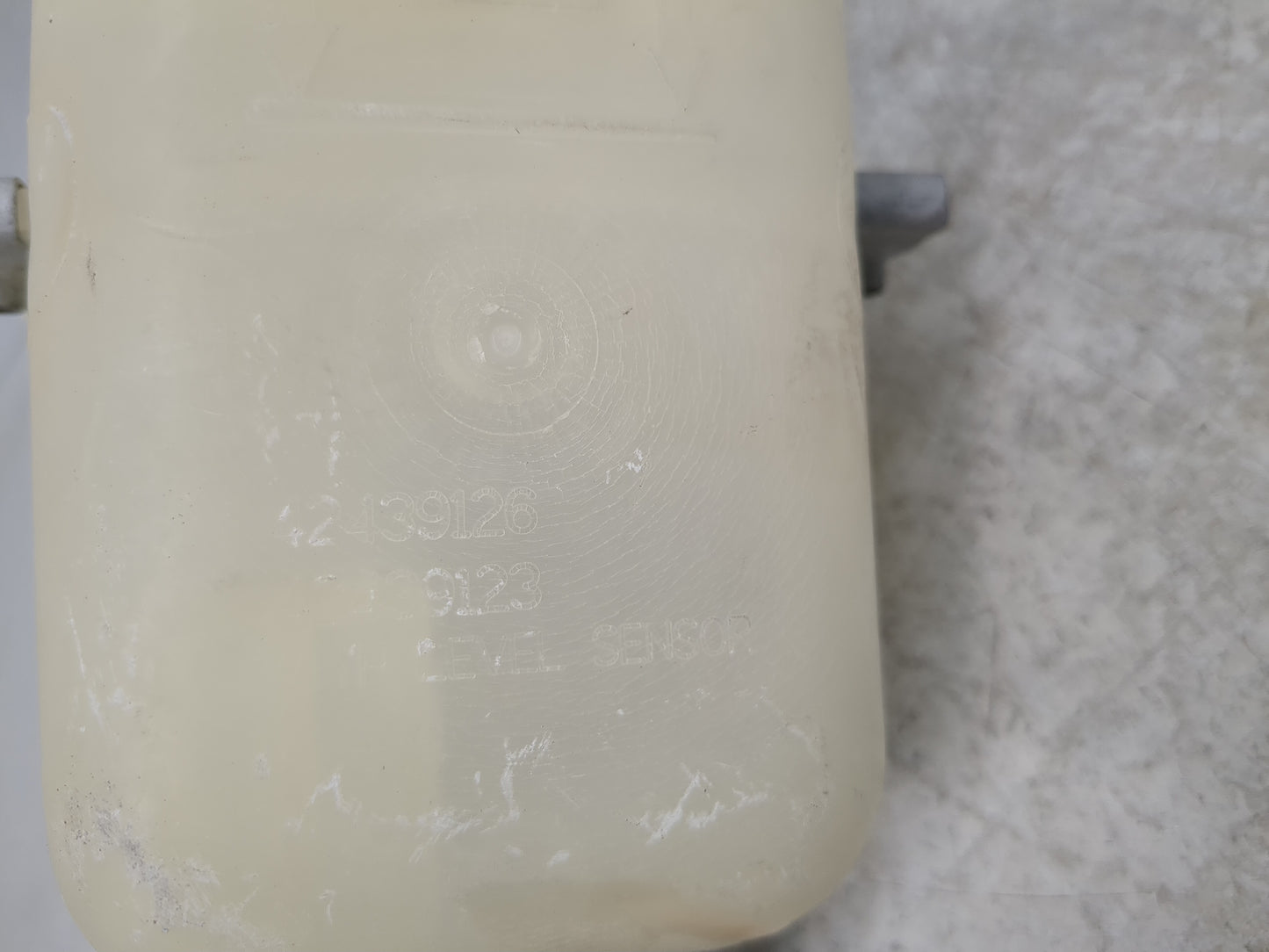 2017 Chevrolet Bolt Ev Windshield Washer Fluid Reservoir Bottle Oem - Oemusedautoparts1.com