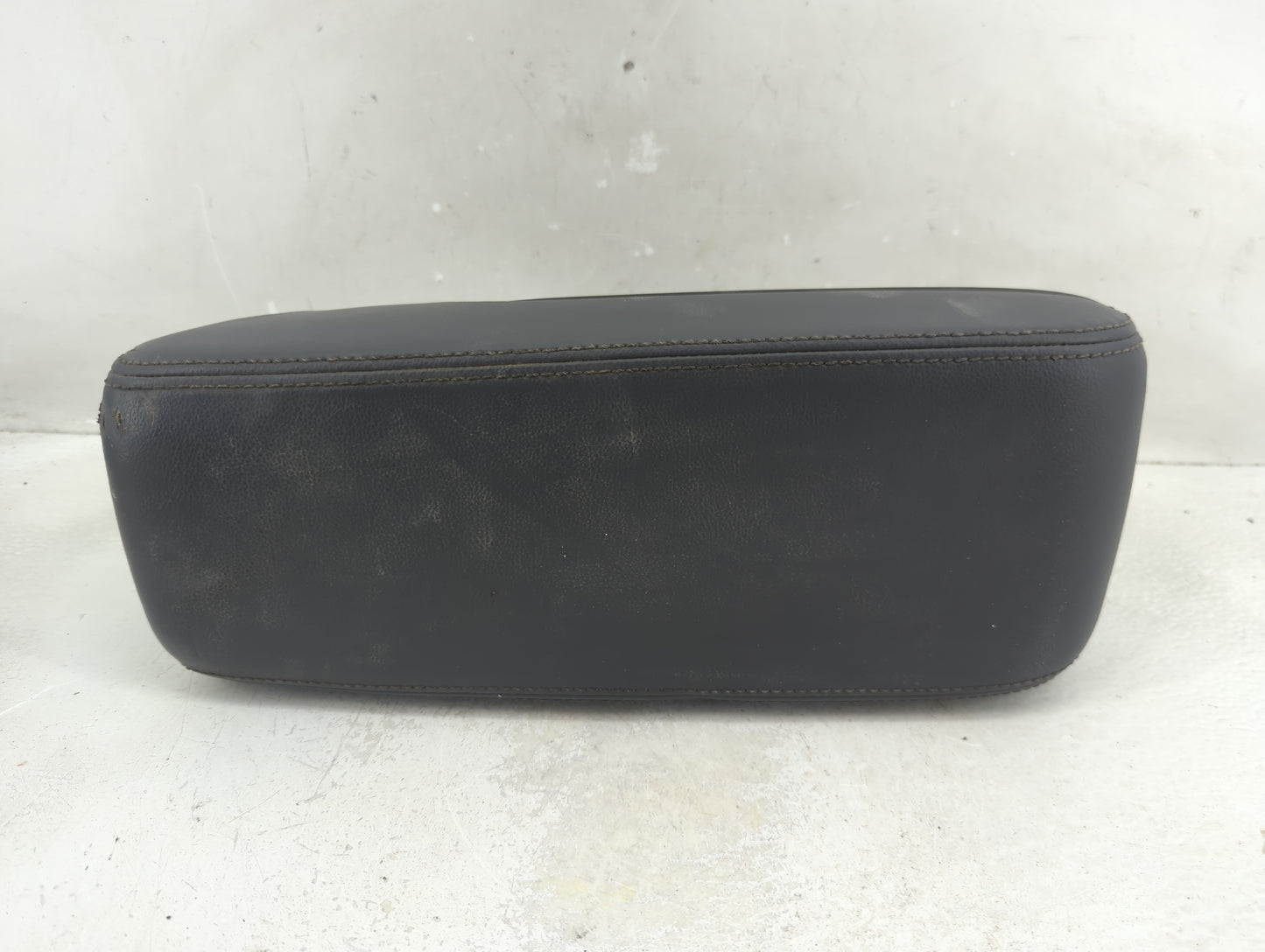 2017 Chevrolet Bolt Ev Center Console Armrest Cover Lid Fits OEM Used Auto Parts - Oemusedautoparts1.com
