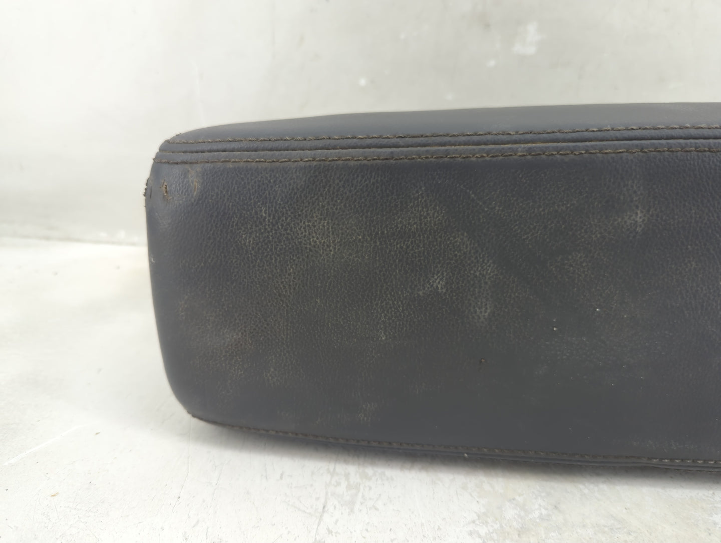 2017 Chevrolet Bolt Ev Center Console Armrest Cover Lid Fits OEM Used Auto Parts - Oemusedautoparts1.com