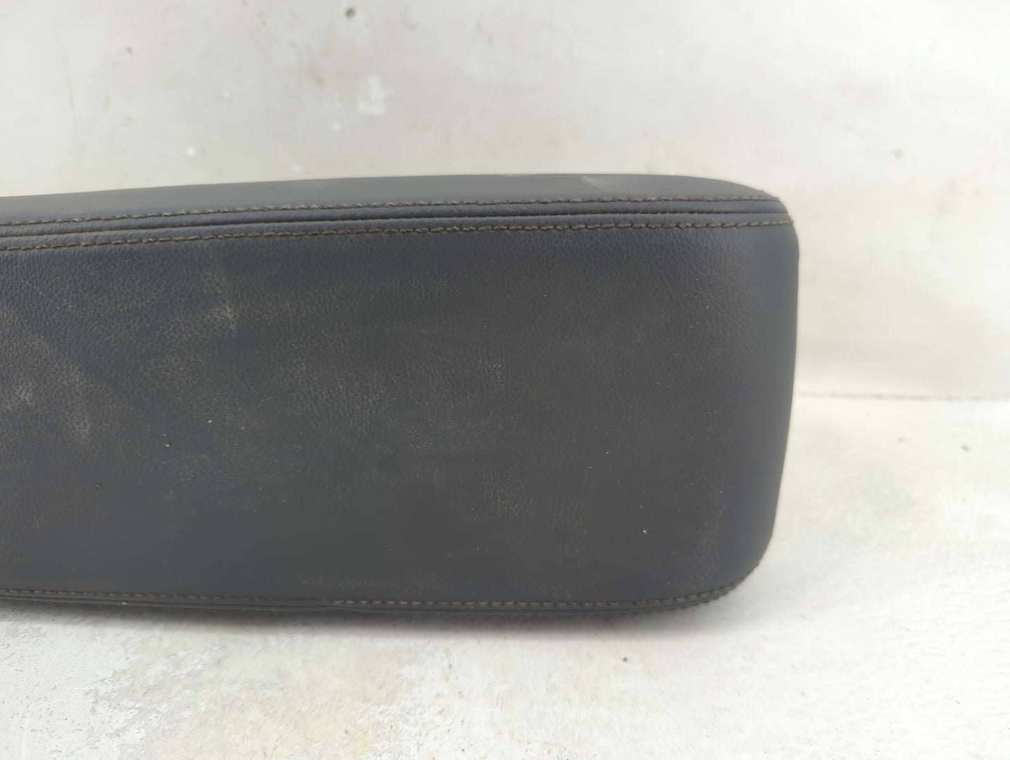 2017 Chevrolet Bolt Ev Center Console Armrest Cover Lid Fits OEM Used Auto Parts - Oemusedautoparts1.com