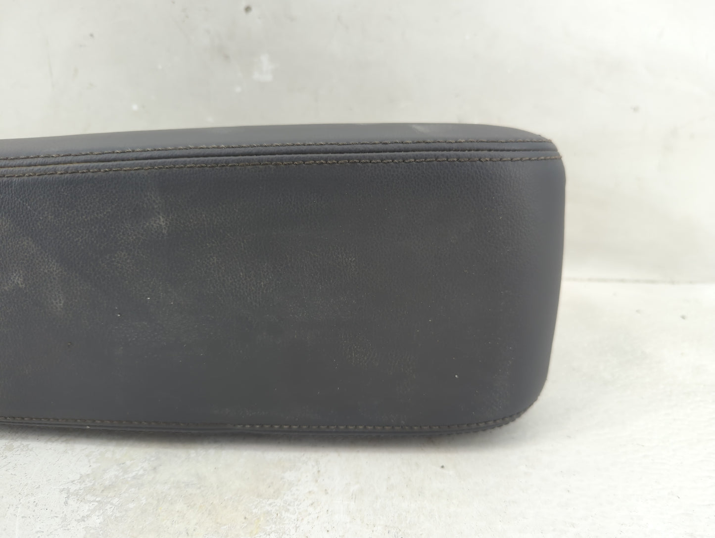 2017 Chevrolet Bolt Ev Center Console Armrest Cover Lid Fits OEM Used Auto Parts - Oemusedautoparts1.com