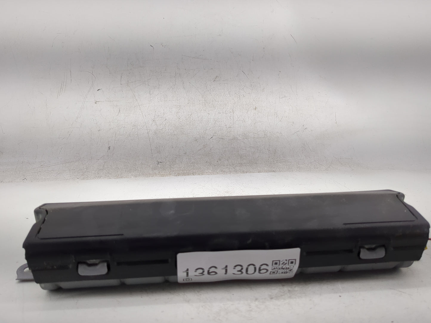 2017 Chevrolet Bolt Ev Air Bag Passenger Right Knee OEM P/N:42788652 Fits OEM Used Auto Parts - Oemusedautoparts1.com