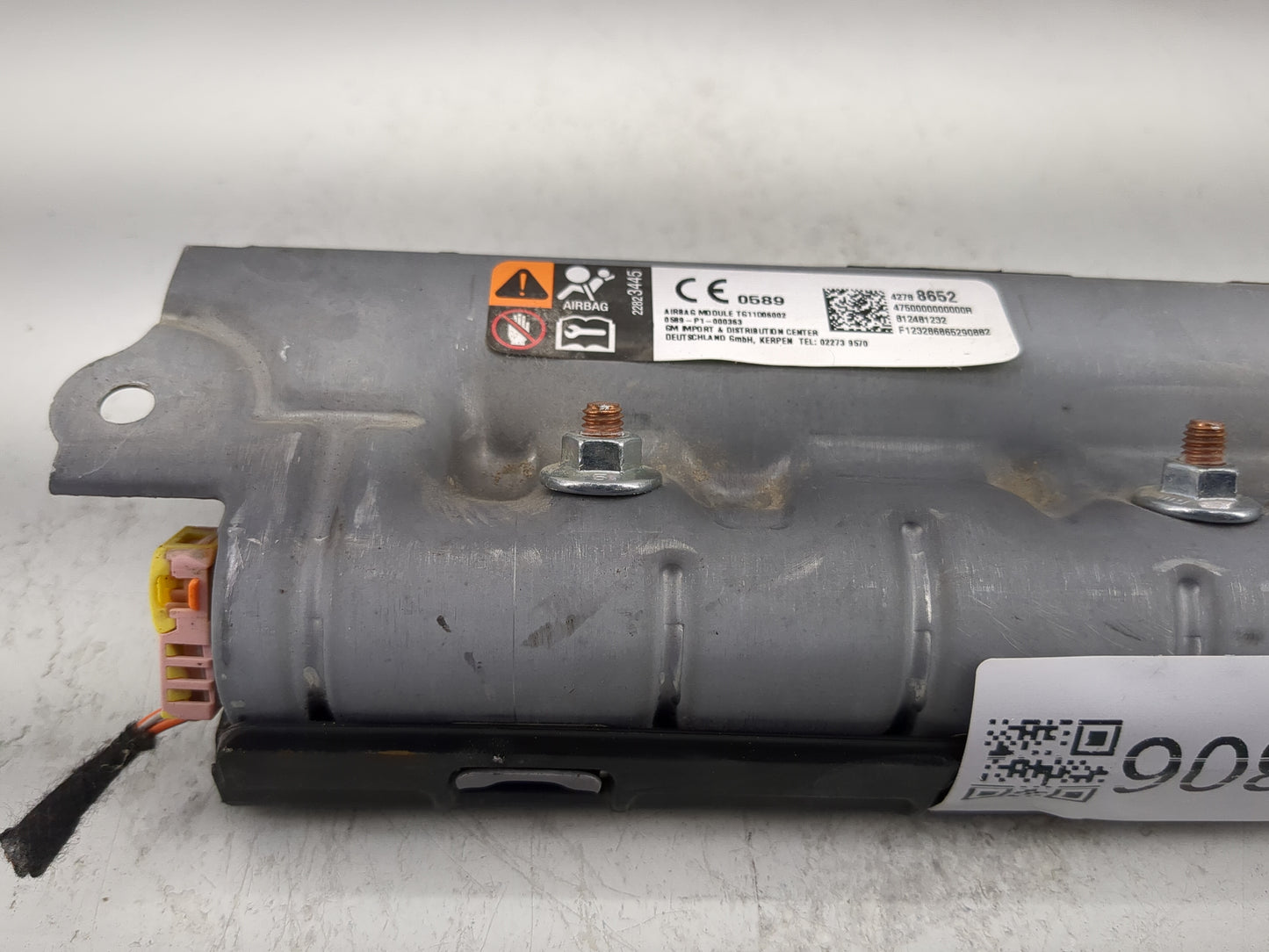 2017 Chevrolet Bolt Ev Air Bag Passenger Right Knee OEM P/N:42788652 Fits OEM Used Auto Parts - Oemusedautoparts1.com