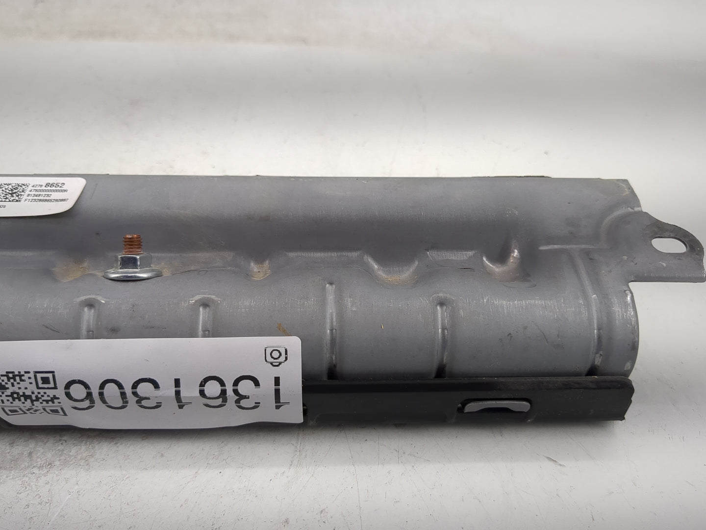 2017 Chevrolet Bolt Ev Air Bag Passenger Right Knee OEM P/N:42788652 Fits OEM Used Auto Parts - Oemusedautoparts1.com