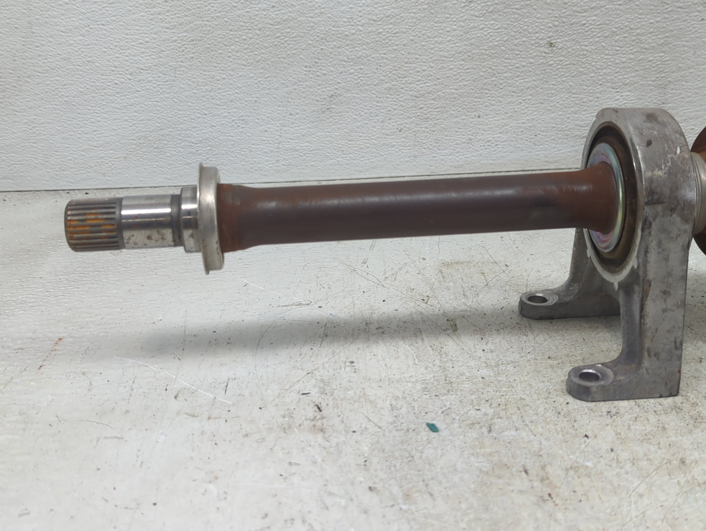 2017 Chevrolet Bolt Ev Axle Shaft Front Driver Cv C/v - Oemusedautoparts1.com