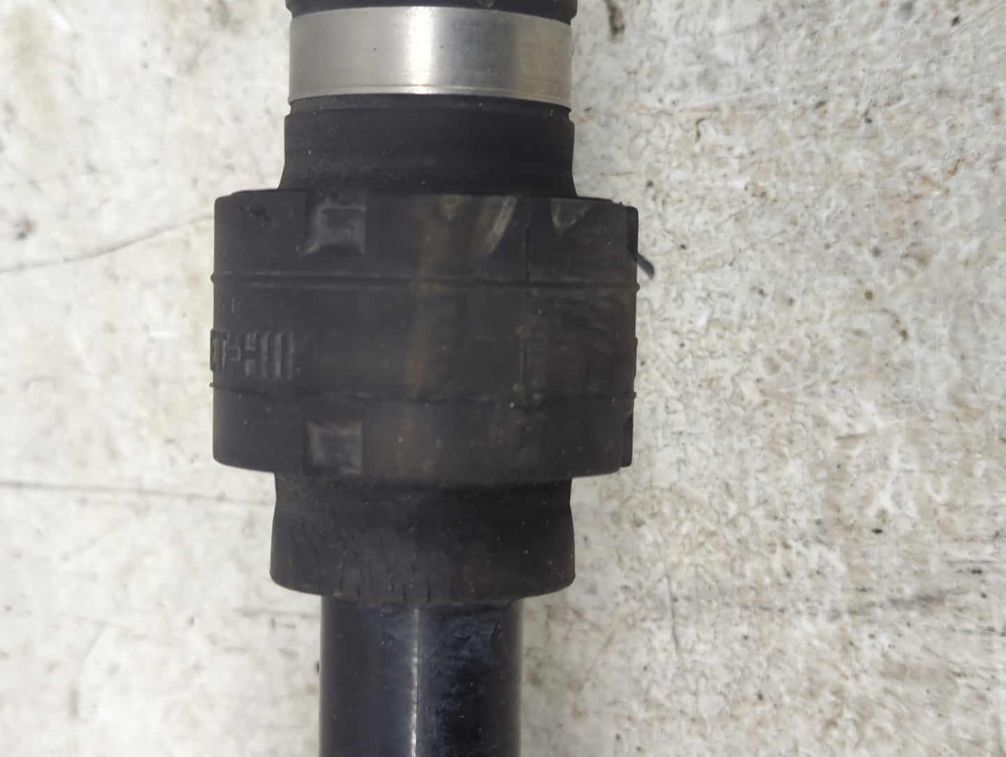 2017 Chevrolet Bolt Ev Axle Shaft Front Driver Cv C/v - Oemusedautoparts1.com