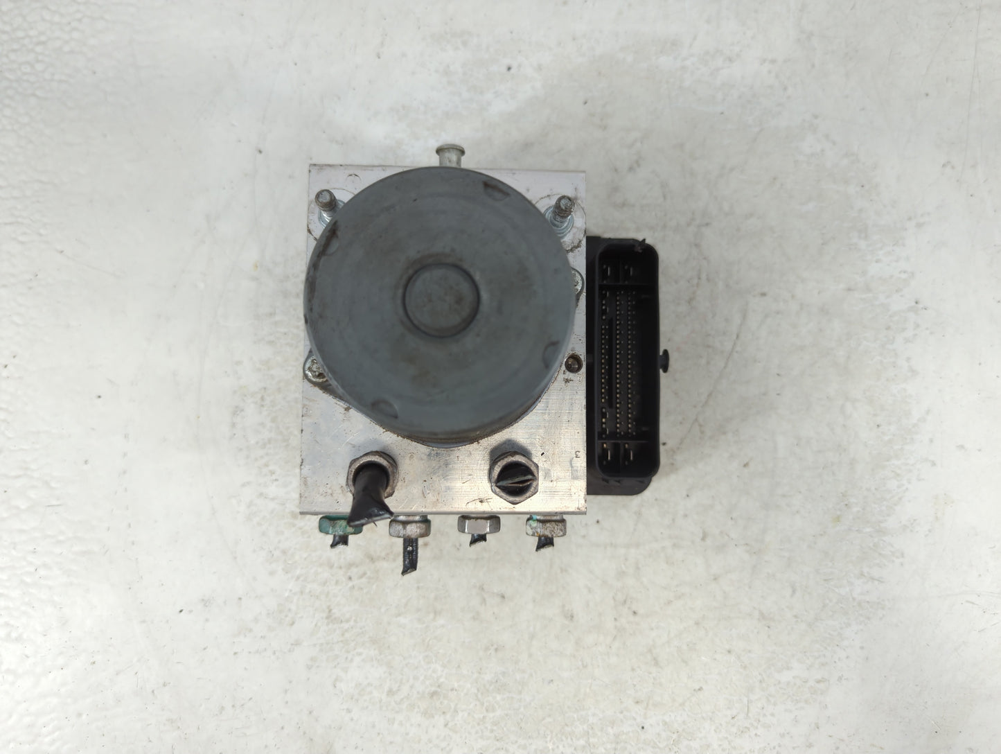 2017 Chevrolet Camaro ABS Pump Control Module Replacement P/N:84089247 Fits OEM Used Auto Parts - Oemusedautoparts1.com