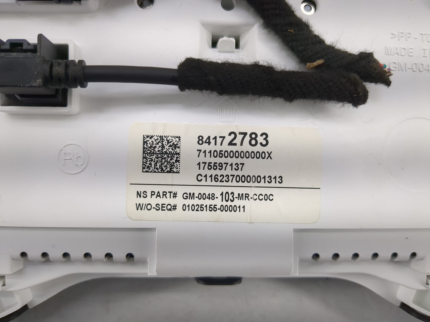 2017-2018 Chevrolet Camaro Instrument Cluster Speedometer Gauges P/N:84172783 Fits Fits 2017 2018 OEM Used Auto Parts - Oemu