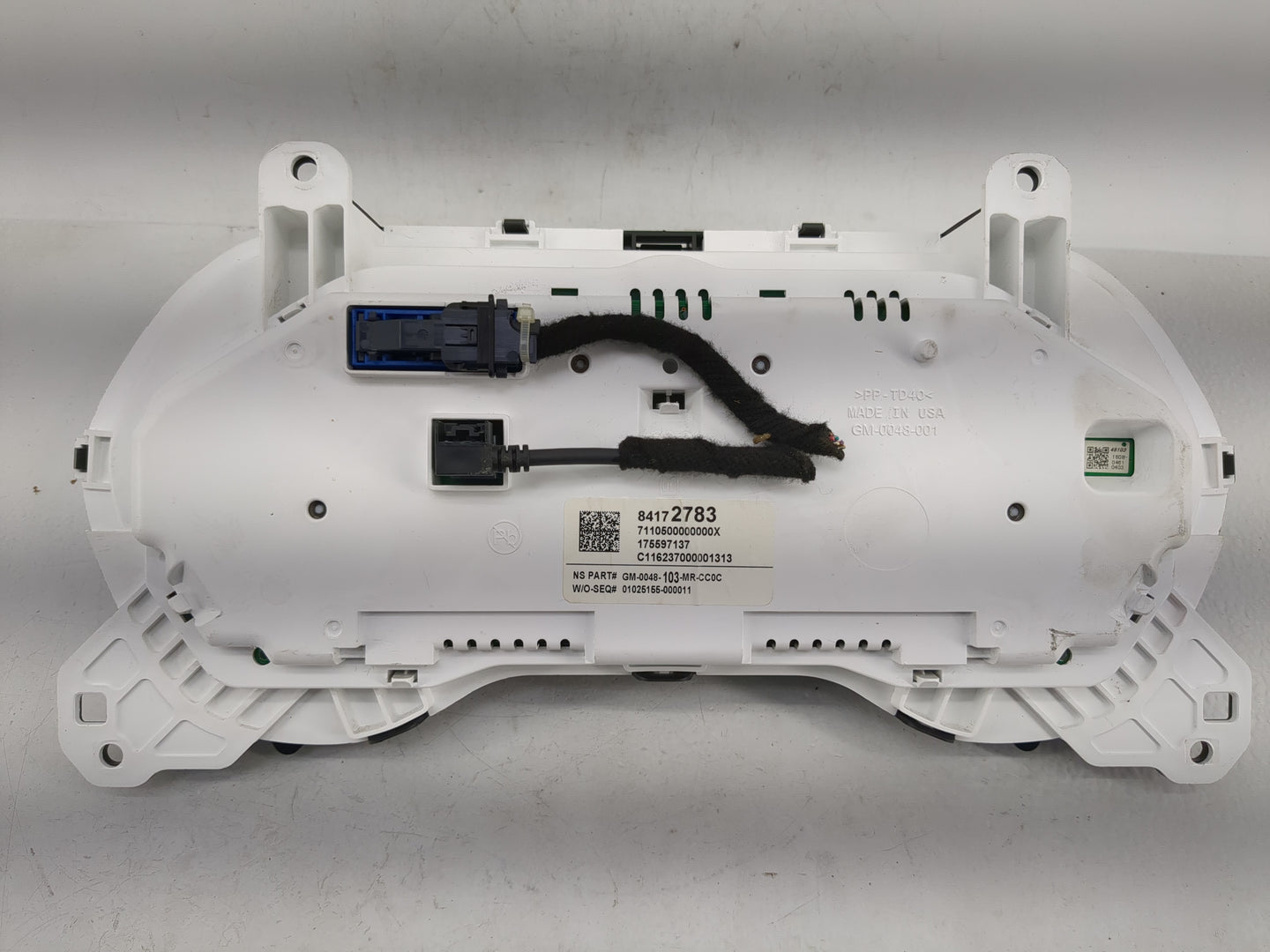 2017-2018 Chevrolet Camaro Instrument Cluster Speedometer Gauges P/N:84172783 Fits Fits 2017 2018 OEM Used Auto Parts - Oemu