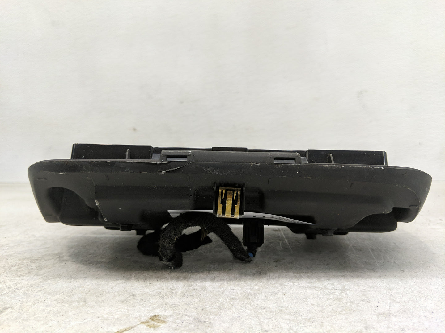 2017 Chevrolet Camaro Radio AM FM Cd Player Receiver Replacement Fits OEM Used Auto Parts - Oemusedautoparts1.com