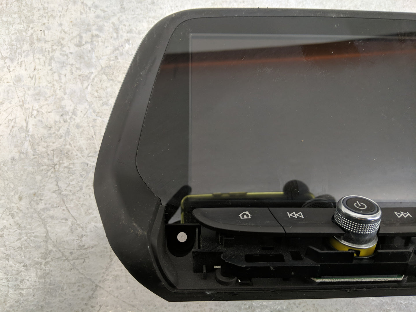 2017 Chevrolet Camaro Radio AM FM Cd Player Receiver Replacement P/N:84135750 Fits OEM Used Auto Parts - Oemusedautoparts1.c