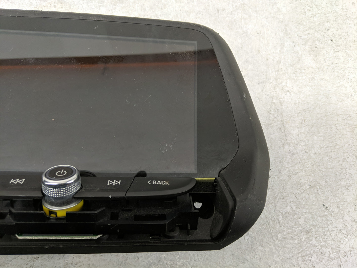 2017 Chevrolet Camaro Radio AM FM Cd Player Receiver Replacement P/N:84135750 Fits OEM Used Auto Parts - Oemusedautoparts1.c
